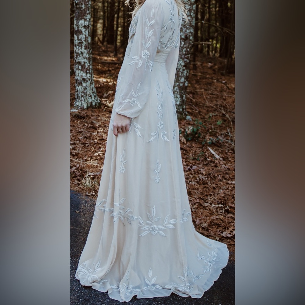 BHLDN Belize Embroidered A-Line Long-Sleeve V-
Neck Gown